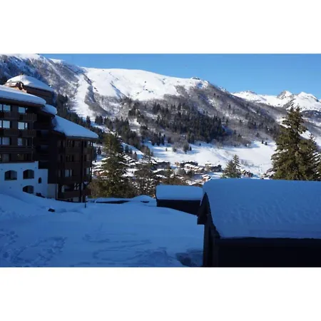Le Cheval Blanc E7 *